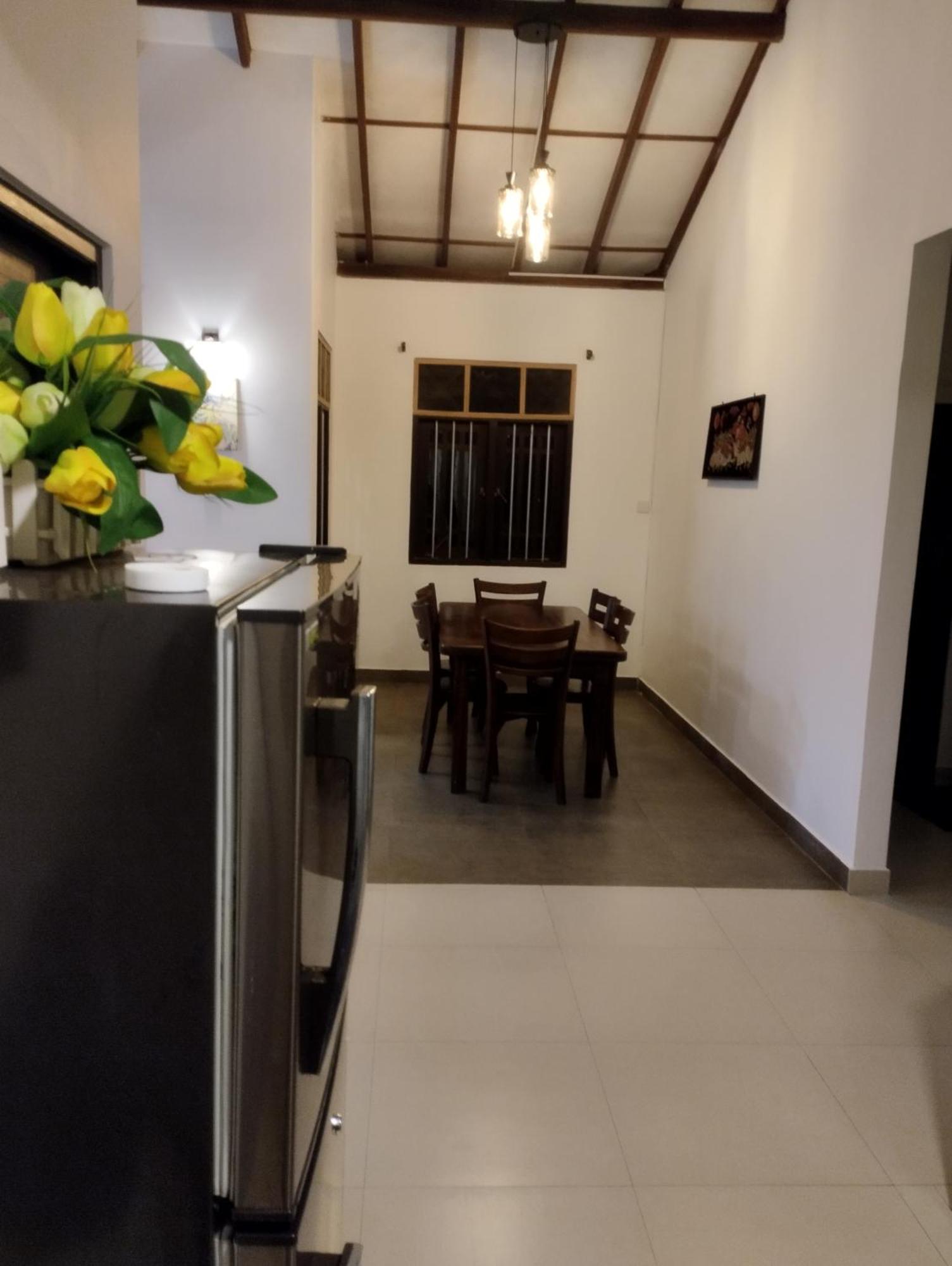 Villa Hilltop By Yehansa With Unlimited Fiber Wifi Hikkaduwa Bagian luar foto